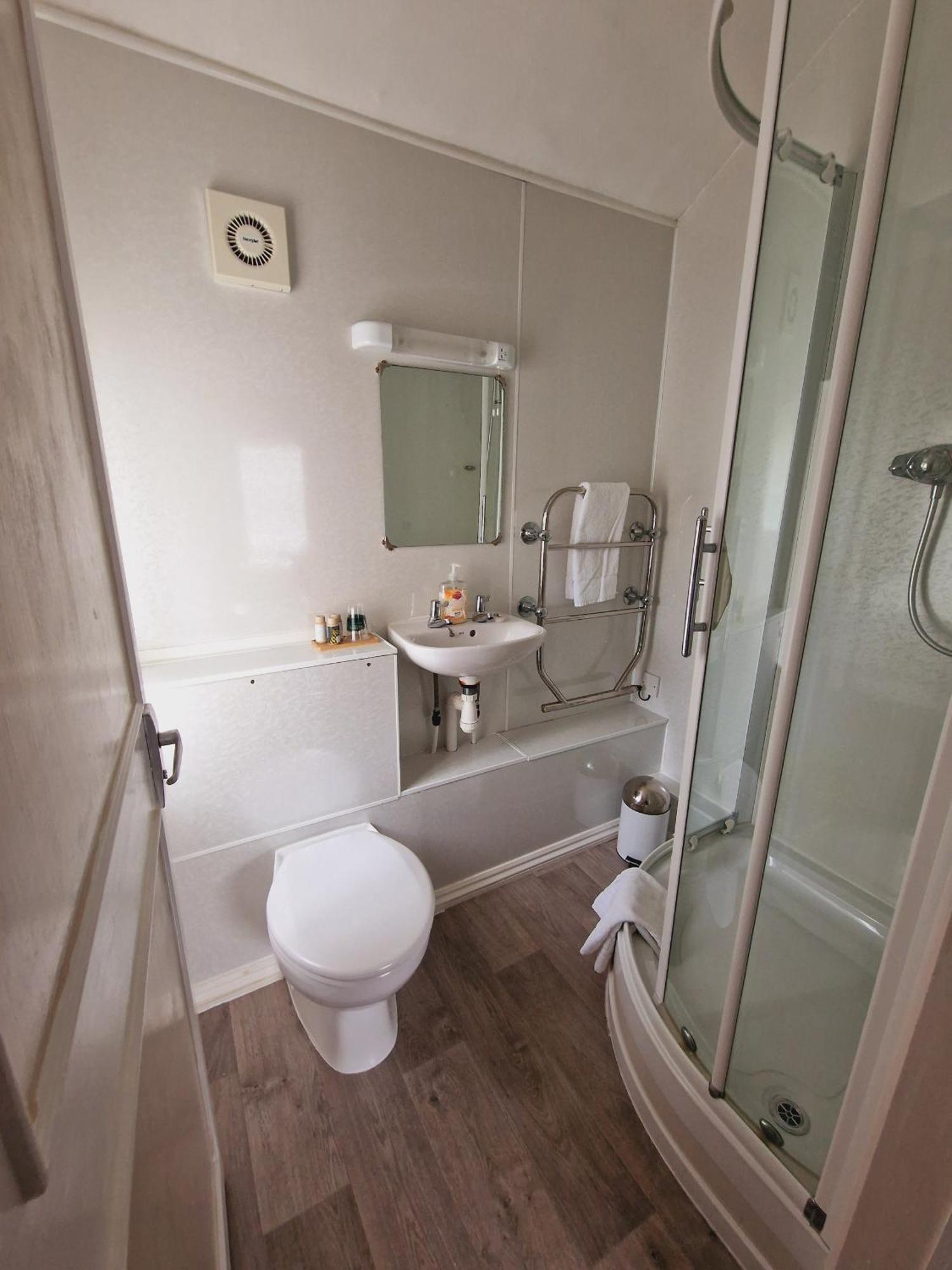 The White House Guest House Williton Chambre photo